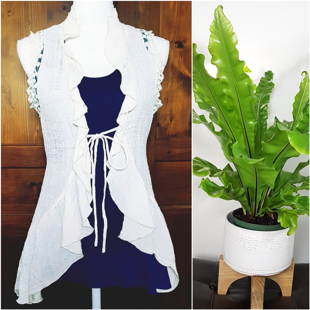 Sleeveless Vest with Lace Ruffles